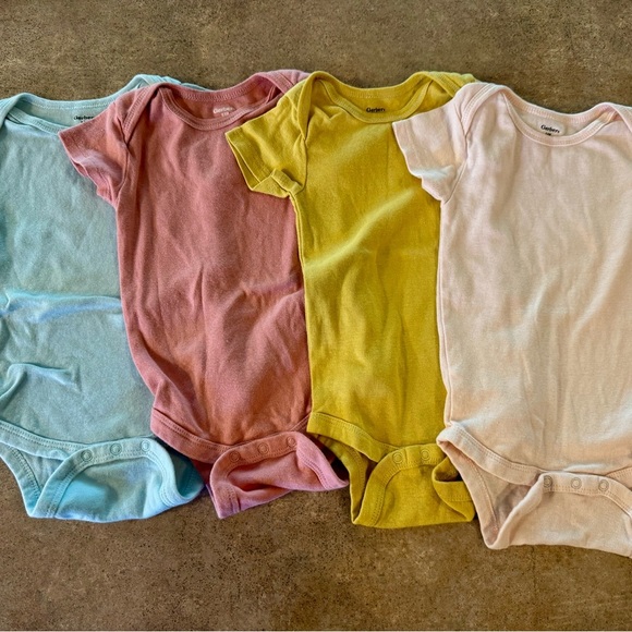 Gerber Infant Bodysuit Collection - Light Blue, Coral, Mustard, Peach,Size 6-9M - Picture 2 of 10